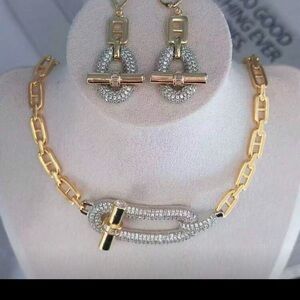 Elegant Gold and Silver Necklace